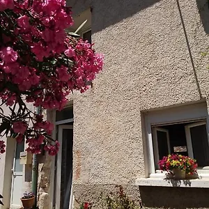 Charmante Maison De Village Avec Jacuzzi Hébergement de vacances